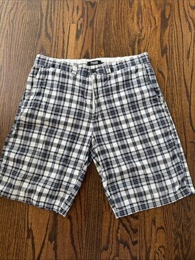 Threads by Saks Fifth Avenue Navy, green and White Plaid Flat Front Men’s Shorts